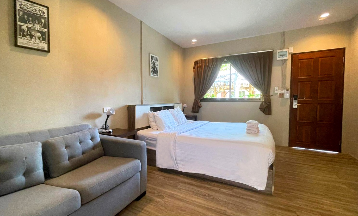 Deluxe Room at New Breakers Hotel Rawai